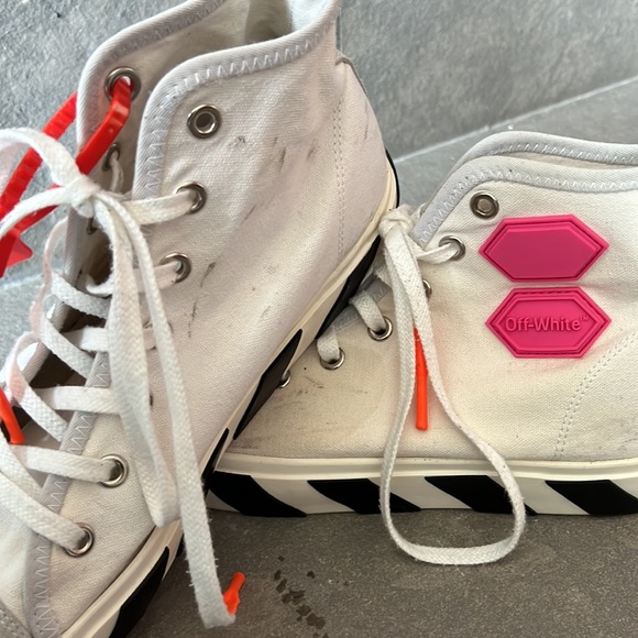 Off white vulcanized high top sneakers! C/O Virgil Abloh! Worn 2 times size 11 - Picture 2 of 12